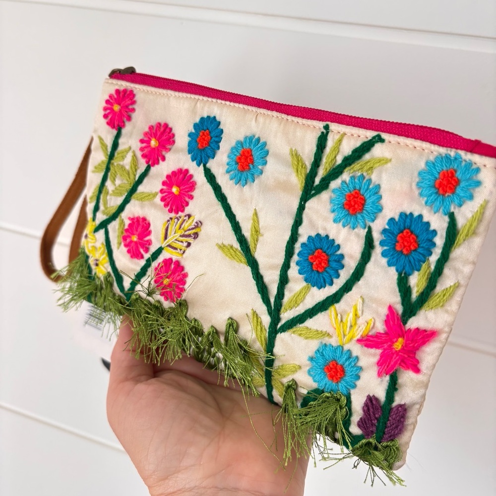 Chloe & Lex Floral Embroidered Spring Wristlet
